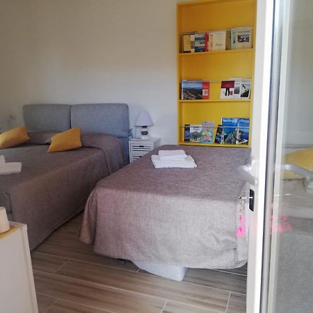 Flamingo Guest House- Rooms Олбия Екстериор снимка