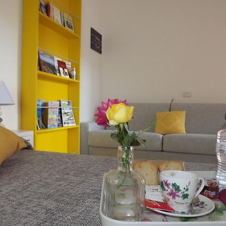 Flamingo Guest House- Rooms Олбия Екстериор снимка
