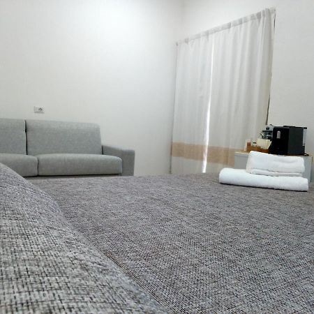 Flamingo Guest House- Rooms Олбия Екстериор снимка