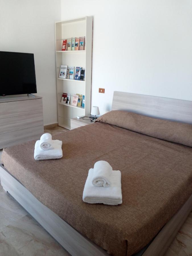 Flamingo Guest House- Rooms Олбия Екстериор снимка
