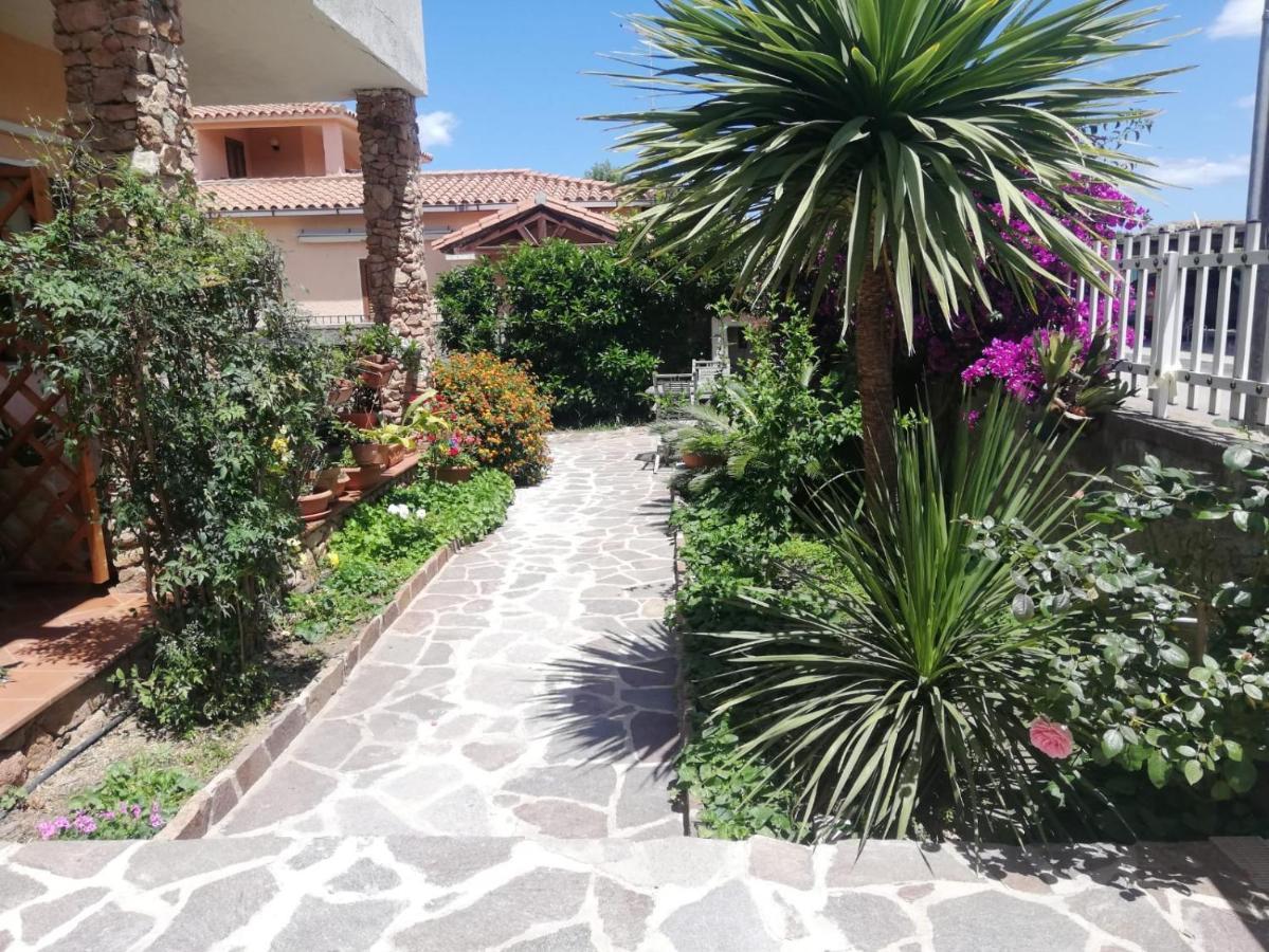 Flamingo Guest House- Rooms Олбия Екстериор снимка