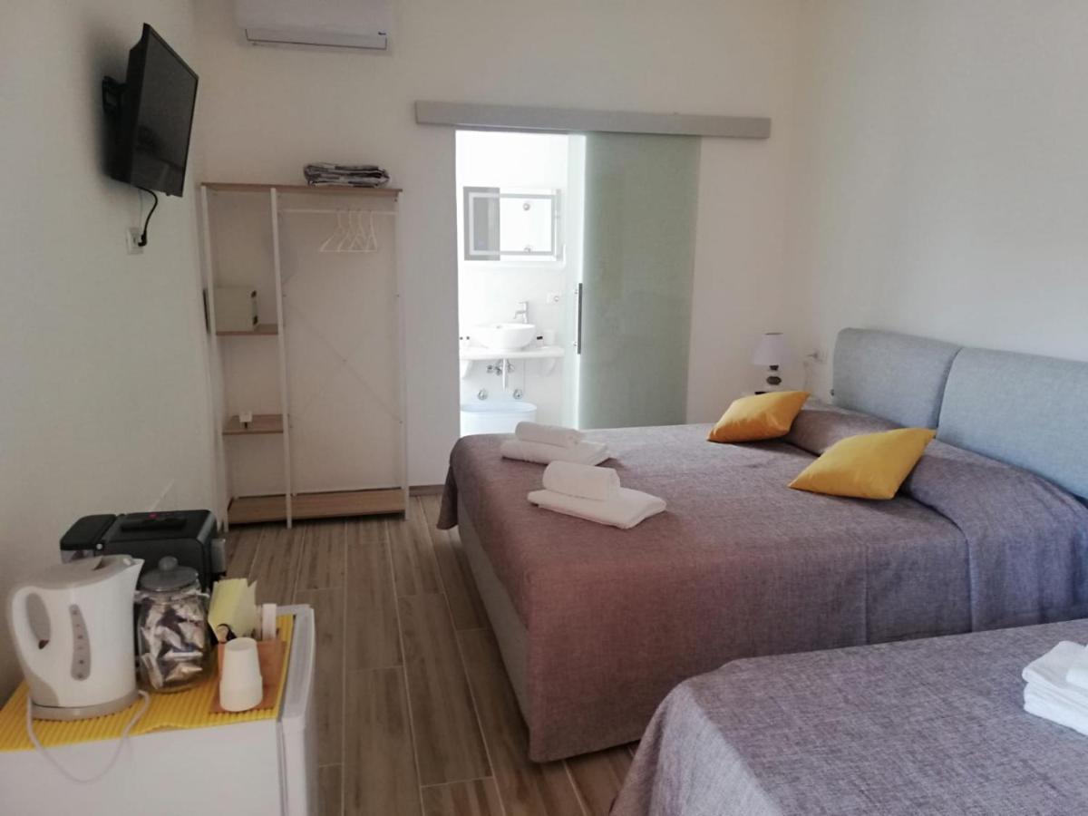 Flamingo Guest House- Rooms Олбия Екстериор снимка