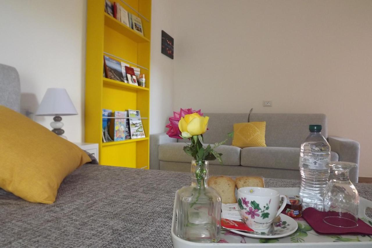 Flamingo Guest House- Rooms Олбия Екстериор снимка