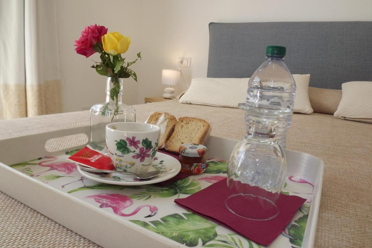 Flamingo Guest House- Rooms Олбия Екстериор снимка