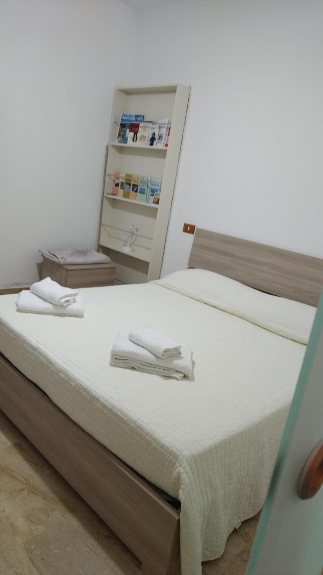 Flamingo Guest House- Rooms Олбия Стая снимка